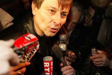 Γαλλικά «πυρά» κατά Σαρκοζί για συνέργεια στη σύλληψη του ακροαριστερού Μπατίστι