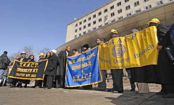 Νεοϋρκέζοι αστυνομικοί στο εδώλιο για δολοφονία άοπλου μαύρου