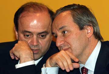 Μέτρα για τα Ταμεία προωθεί η κυβέρνηση στη σκιά της υπόθεσης «Ακρόπολις»