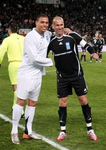 Οι Φίλοι του Ζιντάν νίκησαν τους Φίλους του Ρονάλντο και τον Ριβάλντο