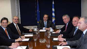 Νέο μισθολόγιο προτείνει η κυβέρνηση στους δικαστικούς, ζητεί παραίτηση από αναδρομικά