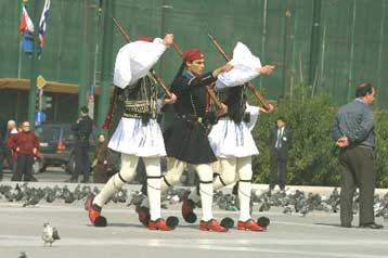 Συμπτώματα γαστρεντερίτιδας παρουσίασαν την περασμένη εβδομάδα 85 Εύζωνοι