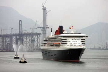 Στην Ακτή Κονδύλη έδεσε τη Δευτέρα το Queen Mary 2