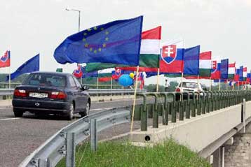 Ευρώπη σε κρίση μέσης ηλικίας διακρίνει ο Economist 50 χρόνια μετά τη «γέννηση»