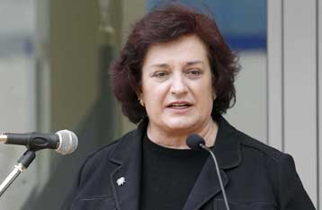 Επιμένει η Μ.Γιαννάκου στις θέσεις της για το βιβλίο Ιστορίας της Στ Δημοτικού