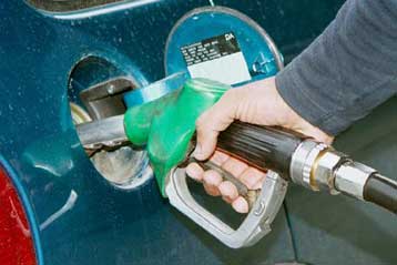 Στα 60 δολάρια το βαρέλι έφτασε και πάλι η τιμή του πετρελαίου