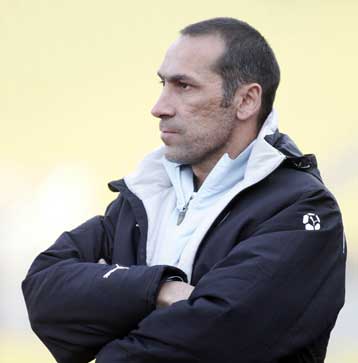 Για ανευθυνότητα και απειθαρχία κατηγόρησε ο Δώνης τους παίκτες της Λάρισας