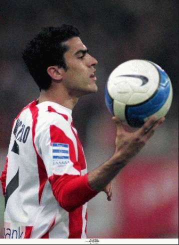 Δεν θα φορέσει… σομπρέρο ο Καστίγιο, που φέρεται να προβάρει τα γαλανόλευκα