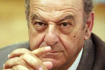 Στη σκιά νέων αποκαλύψεων για το ομόλογο η συζήτηση των πολιτικών αρχηγών στη Βουλή