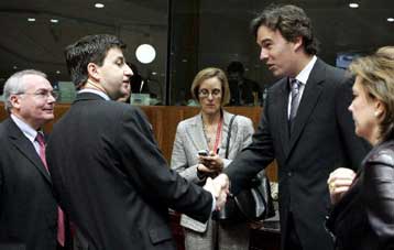 Πράσινο φως των υπουργών Μεταφορών της ΕΕ για τη συμφωνία «Ανοικτών Ουρανών» με τις ΗΠΑ