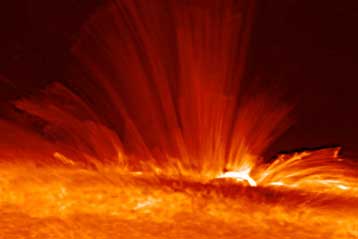 Εντυπωσιακές εικόνες του Ήλιου δείχνουν ταραγμένα μαγνητικά πεδία