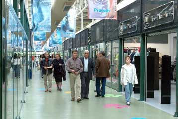 Με ραγδαίους ρυθμούς η επέκταση των εμπορικών κέντρων στις πόλεις της περιφέρειας