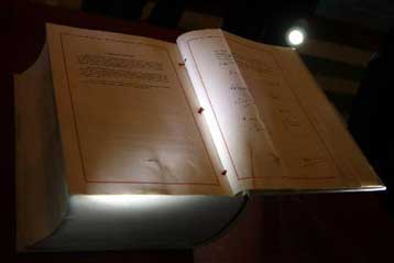 Διχασμένοι οι Ευρωπαίοι πολίτες για νέα Συνθήκη που θα ενισχύει τις εξουσίες της ΕΕ