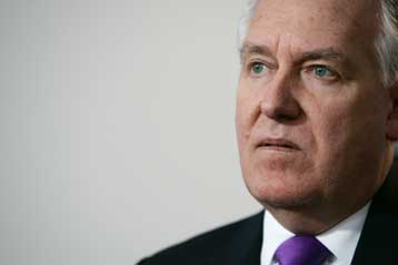 Ιστορική συμφωνία για κυβερνητική συνεργασία Προτεσταντών- Καθολικών στη Β.Ιρλανδία