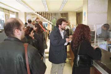 Στροφή στα δάνεια με σταθερό επιτόκιο συνιστούν οι τραπεζίτες