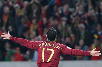 Επιμένει ο ισπανικός Τύπος για τη μετακίνηση του Κριστιάνο Ρονάλντο στη Ρεάλ