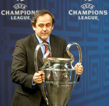 Το ξανασκέφτεται ο Πλατινί για το ενδεχόμενο να «κόψει» ομάδες από τις ισχυρές χώρες