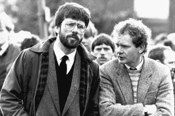 Ο βρετανικός Τύπος χαιρετίζει την ιστορική συμφωνία στη Βόρειο Ιρλανδία