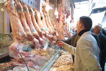 Ακόμη δύο τόνοι ακατάλληλων κρεάτων κατασχέθηκαν από τη Νομαρχία Πειραιά