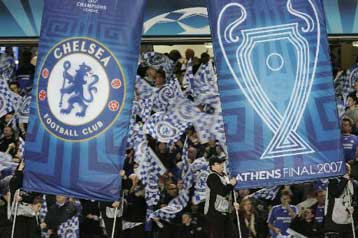 Τιμωρία για τρεις οπαδούς της Τσέλσι που πέταξαν… σέλινο στον αγωνιστικό χώρο