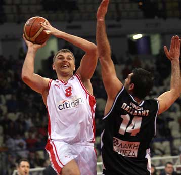 Μέχρι το 2010 στον Ολυμπιακό ο Αντρια Ζίζιτς