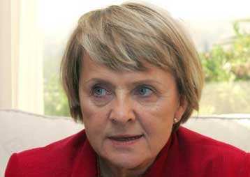 Την έγκριση του Δ΄ΚΠΣ από την Κομισιόν ανακοινώνει στην Αθήνα η Ντανούτα Χούμπνερ