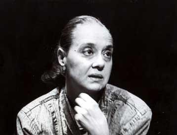 «Δαίμονες και δαιμονισμένοι» από τη Μάγια Λυμπεροπούλου στο Φεστιβάλ Αθηνών