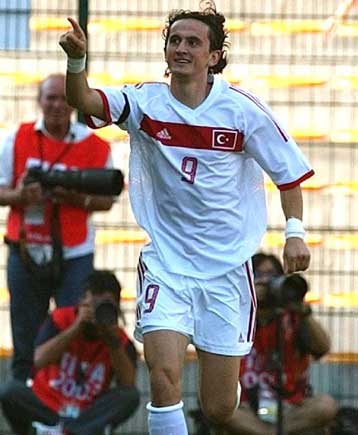 «Δίχτυα» στον Τουντζάι Σανλί φέρεται να ρίχνει ο Ολυμπιακός, φήμες για Ρικαρντίνιο