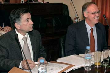 Στη Βουλή η αντιπαράθεση κυβέρνησης-αντιπολίτευσης για τα ομόλογα