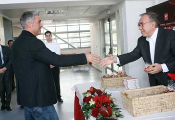 Προσβολή η αναπαραγωγή του δημοσιεύματος για Νικοπολίδη, λέει ο Ολυμπιακός