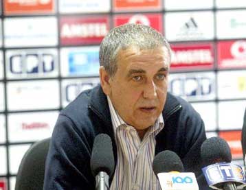 «Κακόγουστο αστείο να μιλάμε για αγώνες» σχολίασε ο Κίκε Ερνάντεθ