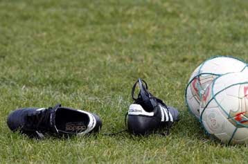 «Κλείνουν» φιλικά οι ομάδες της Σούπερ Λίγκα για να μην «σκουριάσουν»