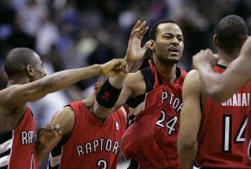 Νέα «50άρα» ο Κόμπι, ιστορία οι Μαβς και το καλάθι της χρονιάς από τον Πίτερσον