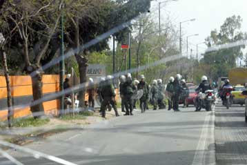 Βαριές ευθύνες στην Αστυνομία για τα επεισόδια στην Παιανία επιρρίπτει το ΠΑΣΟΚ