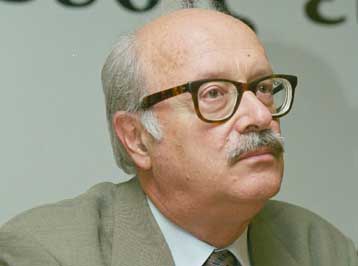 Τη δική του άποψη για το βιβλίο Ιστορίας της ΣτΔημοτικού δίνει ο Θ.Βερέμης