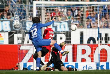 Γκέκας και Επαλέ έδωσαν τη νίκη στην Μπόχουμ που ελπίζει στη σωτηρία