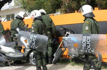 Σε πέντε άτομα στρέφονται οι έρευνες της ΕΛ.ΑΣ. για τη δολοφονία του 25χρονου