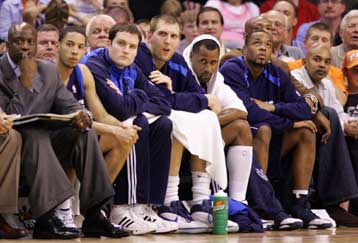 Νίκη των Σανς 126-104 στο ντέρμπι με τους Μάβερικς με κορυφαίο τον Μπαρμπόσα