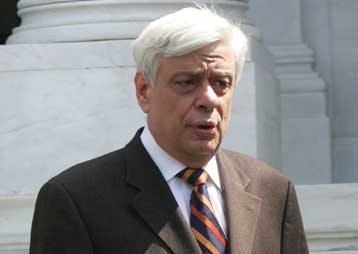 Η κυβέρνηση κοιτά τη δουλειά της, λέει ο Πρ.Παυλόπουλος σχολιάζοντας την επικαιρότητα