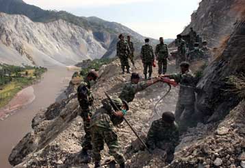 Σεισμός 6 Ρίχτερ στις ορεινές περιοχές μεταξύ Αφγανιστάν και Πακιστάν