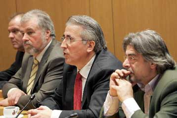 Επιστροφή των «κρυφών» ομολόγων στο Δημόσιο και των κεφαλαίων στα Ταμεία ζητεί η ΓΣΕΕ