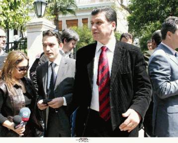 Αναστολή λειτουργίας των συνδέσμων οργανωμένων οπαδών ανακοίνωσε ο Γ.Ορφανός