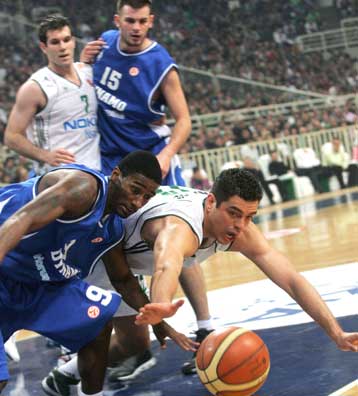 Περίπατος του Παναθηναϊκού στον δρόμο για το φάιναλ-4, βαριά ήττα του Ολυμπιακού