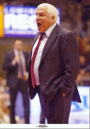 Απογοητευτικός ο Ολυμπιακός υπέστη βαριά ήττα από την Ταού με 84-59