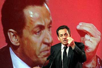 Εν μέσω απειλητικών e-mail η προεκλογική επίσκεψη Σαρκοζί στη Λυών