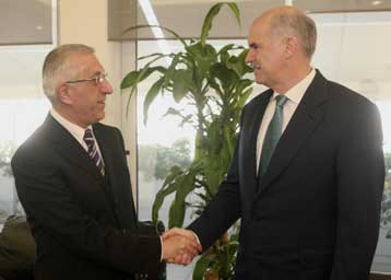 Υπό όρους υποψήφιος για την προεδρία της ΚΕΔΚΕ ο Νικήτας Κακλαμάνης