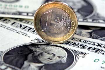 Σε ιστορικά υψηλά κινείται το ευρώ έναντι του δολαρίου