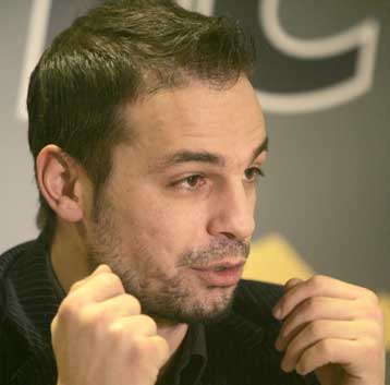 Ο Ντέμης θέλει συνεργάτες και όχι απλούς υποστηρικτές για την καταπολέμηση της βίας