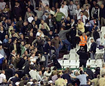 Νίκες για τους Ισπανούς, επεισόδια και πάλι από τους Αγγλους με τραυματίες