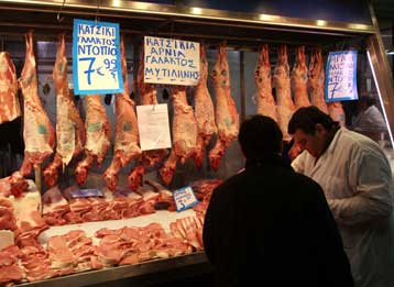 Αυξάνεται η κίνηση στην αγορά για το γιορτινό τραπέζι